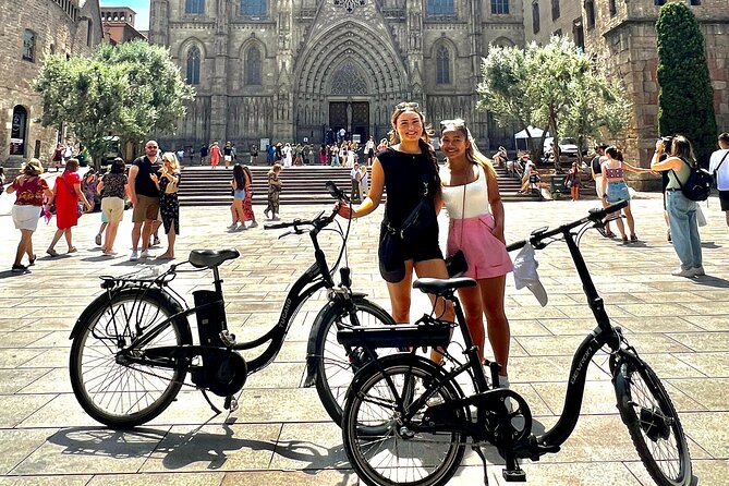 Barcelona E-Bike Photography Tour - Paseo de Gracia and two Gaudí façades