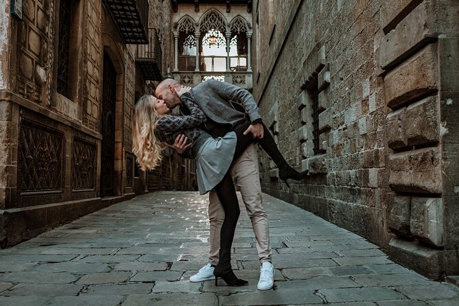 Barcelona Gothic Quarter cinematic photoshoot - Key points to know before booking