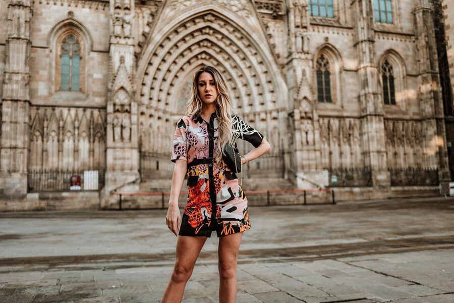 Barcelona: Gothic Quarter Cinematic Photoshoot and Guide - Plaça del Rei closes the photo route