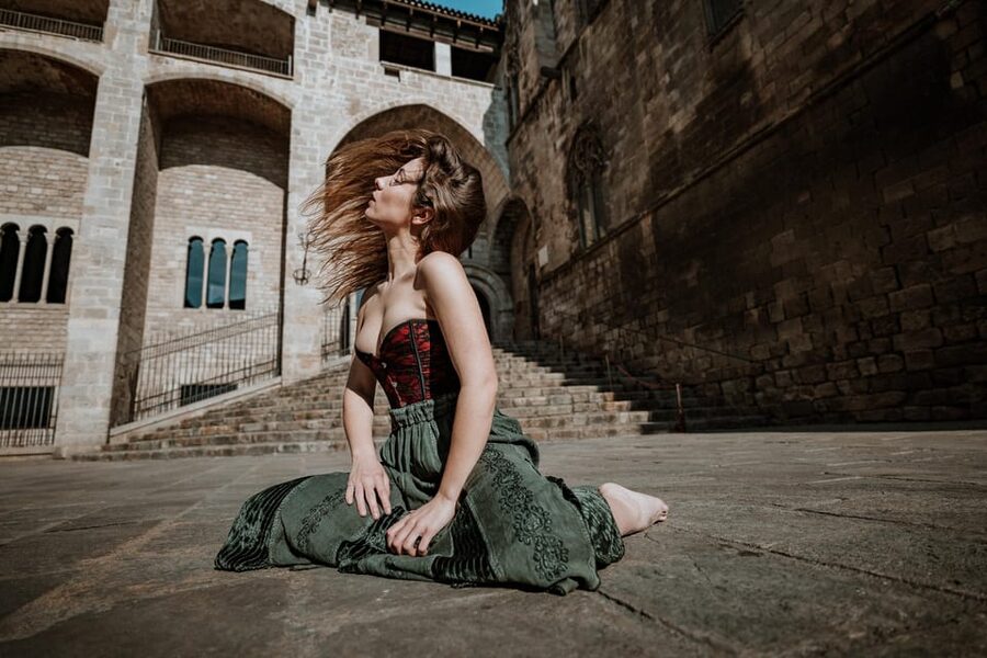 Barcelona: Gothic Quarter Cinematic Photoshoot and Guide - What you actually receive for $34
