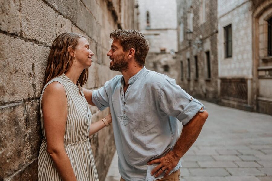 Barcelona: Gothic Quarter Cinematic Photoshoot and Guide - Who will get the most from this experience