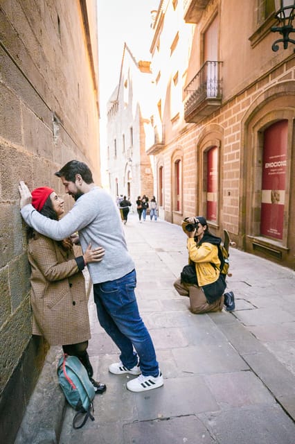 Barcelona: Gothic Quarter Private Photoshoot Experience - Why Pla de la Seu Works So Well for Photos