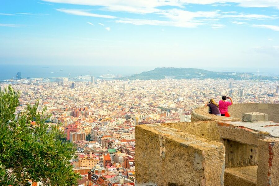 Barcelona: Instagram Tour of the Most Scenic Spots - Parc de la Ciutadella for open space and variety