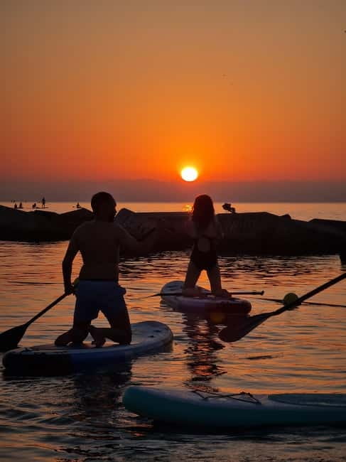 Barcelona: Paddleboarding at Sunrise. Includes: instructor, photos, equipment - Showers, Lockers, and What to Pack