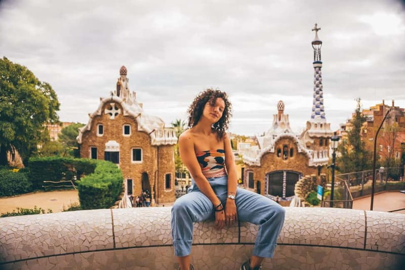 Barcelona: Park Guell Photoshoot - The first poses and classic Park Guell views