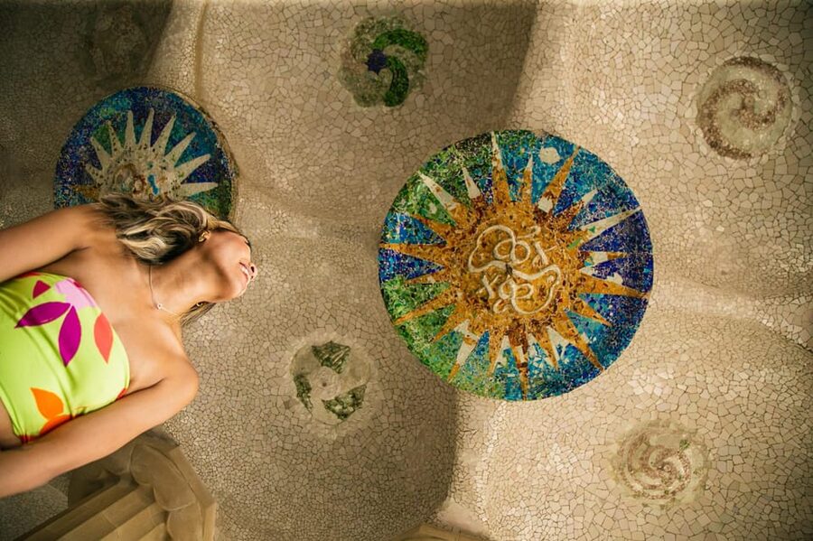 Barcelona: Park Güell Private Photography Experience - Getting natural-looking portraits without posing experience