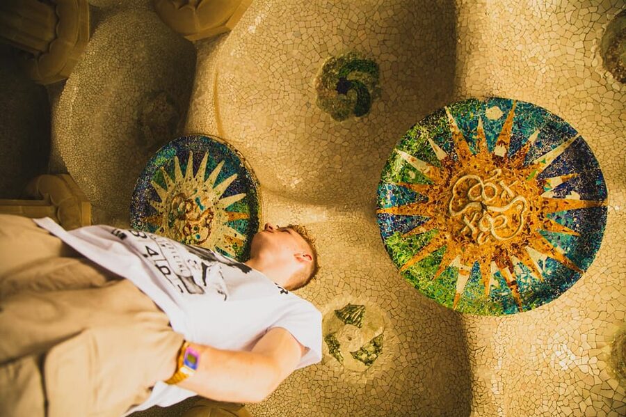 Barcelona: Park Güell Private Photography Experience - Photos delivered through WhatsApp or email
