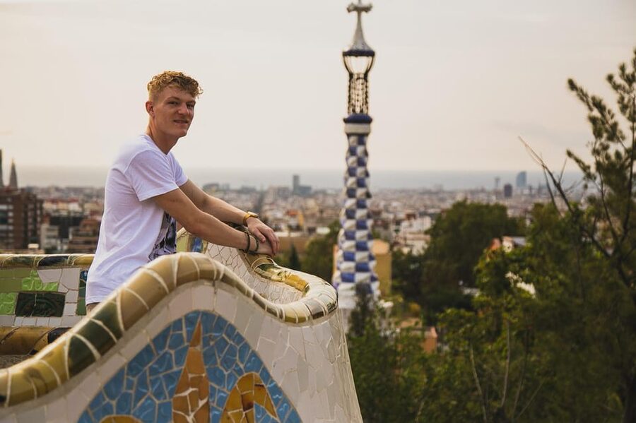 Barcelona: Park Güell Private Photography Experience - What the $37 group price really means