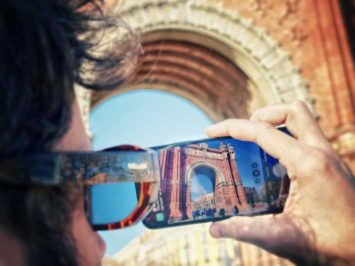 Barcelona: Phone Photography Tips & Tricks - Park & Old Town - Why this Barcelona class is different from a photo shoot