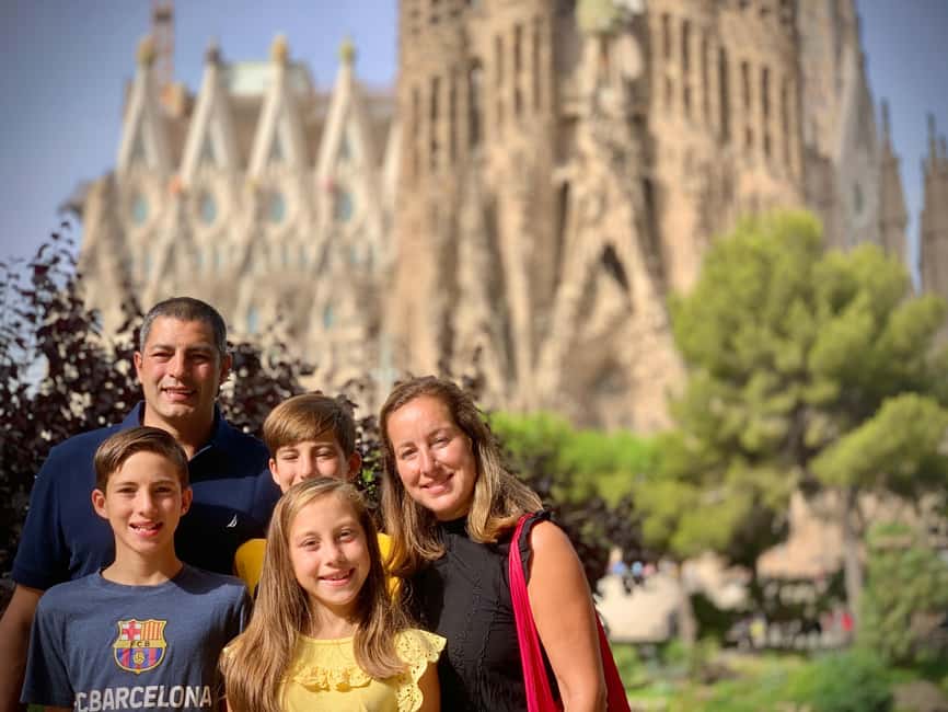 Barcelona: Phone Photography Tips & Tricks - Park & Old Town - Is $28 a good value?