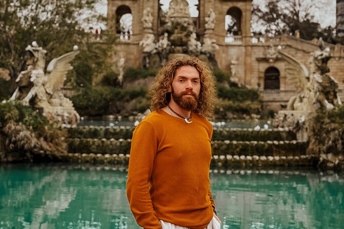 Barcelona Photo Walking Tour Instagrammable Portraits - Gaudí color at Casa Batlló