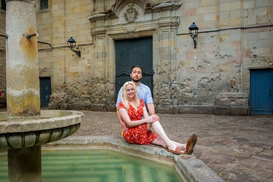 Barcelona: Photoshoot in Scenic Locations - Languages, guides, and the personal touch