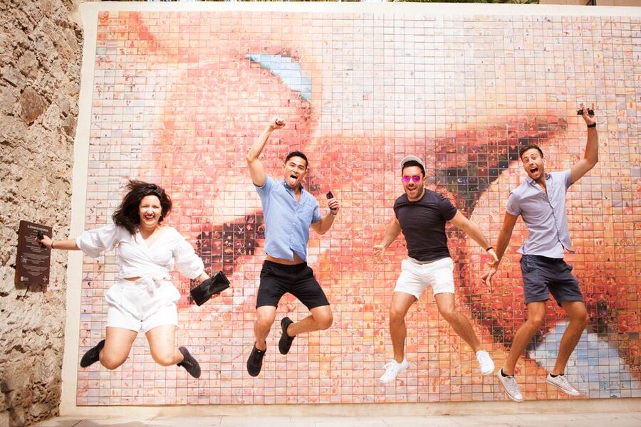 ✅ Barcelona: Photoshoot Tour Old Town - Why this Barcelona photoshoot is more than a set of portraits
