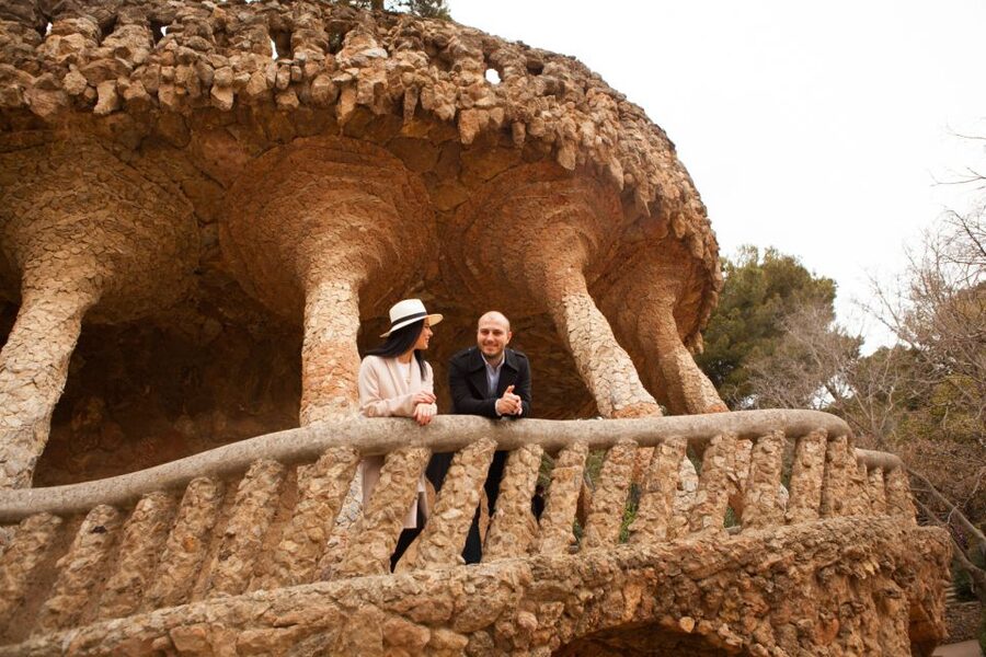 Barcelona: Private Full Park Güell Photoshoot - The gardens, bridges, and viaducts
