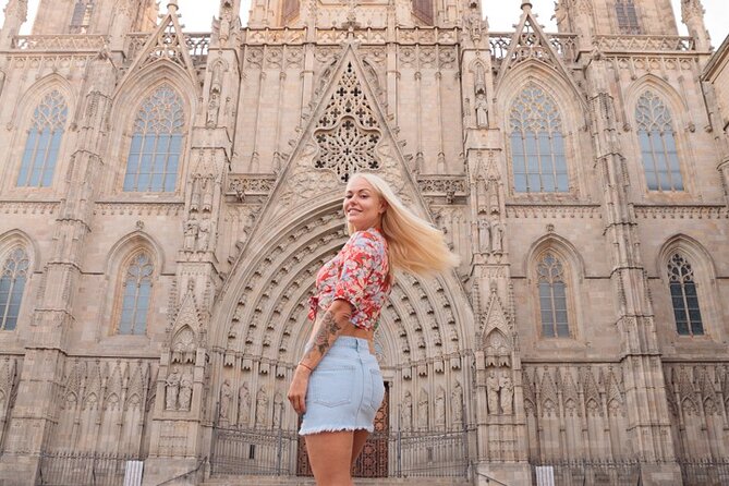 Barcelona Private Photoshoot at Cathedral & Kiss Wall - The 8:00 am start changes the feel