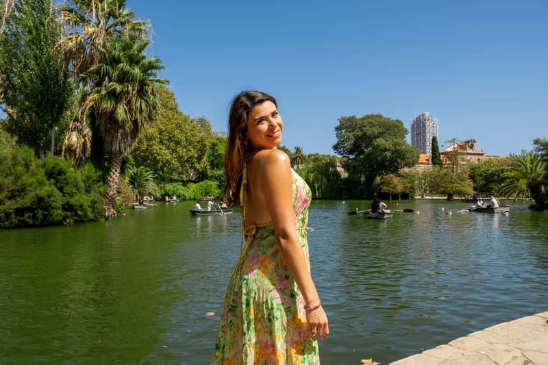 Barcelona: Private Photoshoot in Ciutadella Park with Ami - Meeting Amitai beside the greenhouse
