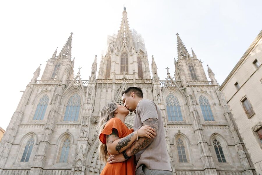 Barcelona: Private Photoshoot with a Professional - Starting outside Hotel Suizo