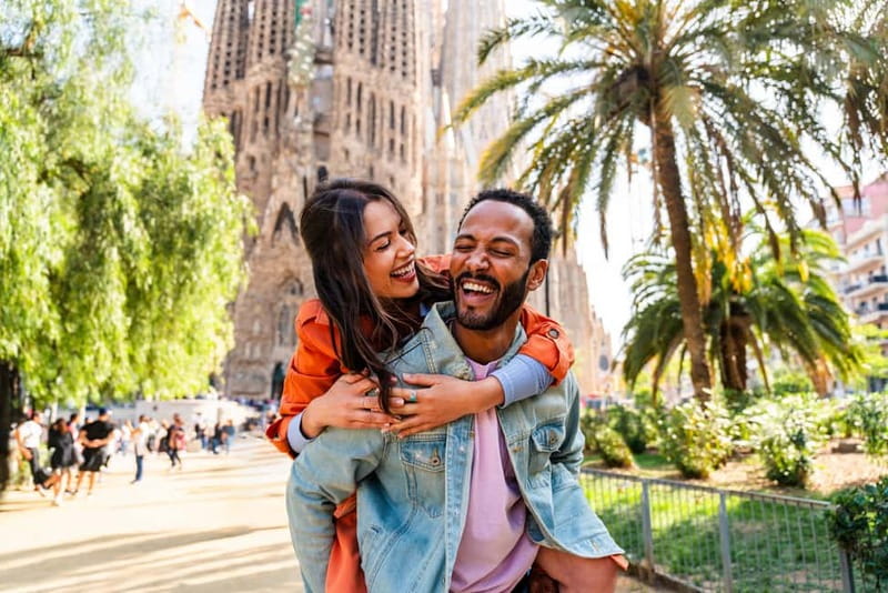 Barcelona: Private Sagrada Familia Photoshoot - The 30-minute session: quick, focused, and useful