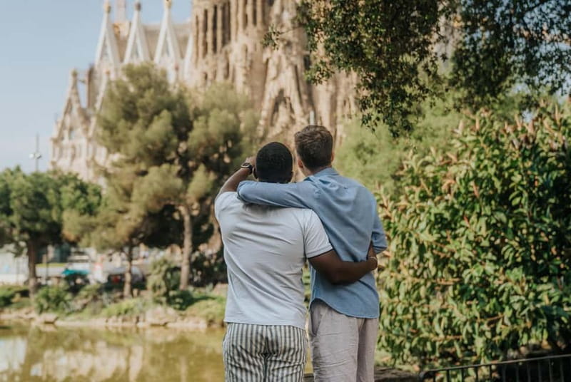 Barcelona: Private Sagrada Familia Photoshoot - What is and is not included