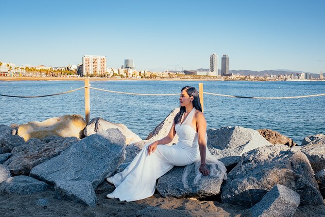 Barcelona: Professional Photoshoot by the Beach - Who will enjoy this most