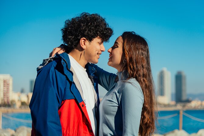 Barcelona: Professional Photoshoot by the Beach - What to know about the photographer