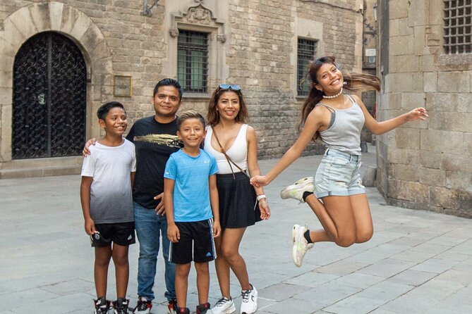 Barcelona Tour And Photoshoot in Gothic Quarter - Roman columns hidden near the Jewish Quarter