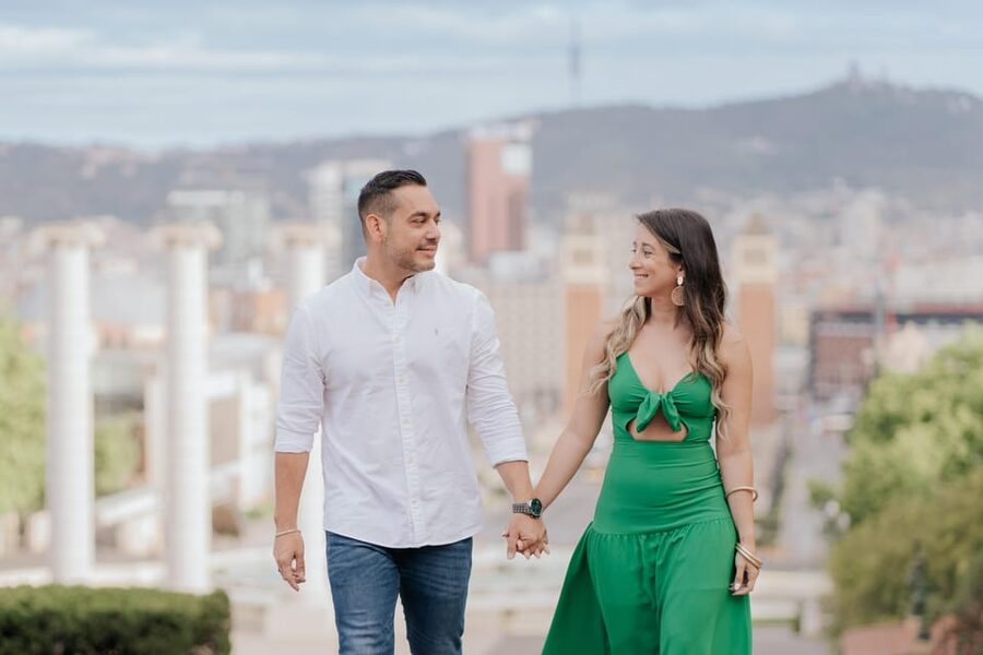Barcelona Tourist Photographer - Exclusive Photoshoots - Choosing your Barcelona locations before the camera comes out