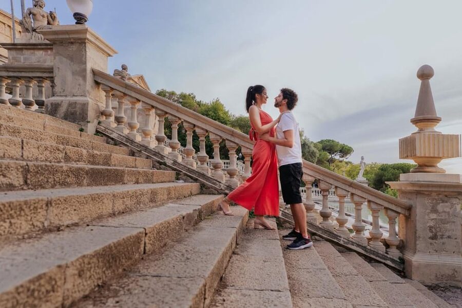 Barcelona Tourist Photographer - Exclusive Photoshoots - A relaxed shoot with help for every pose
