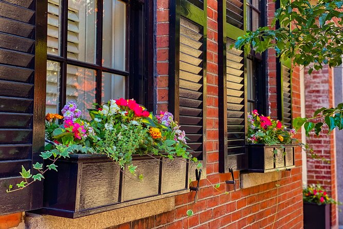 Beacon Hill + Back Bay History + Photo Walking Tour(SMALL Group) - What Saba’s guidance adds to the experience
