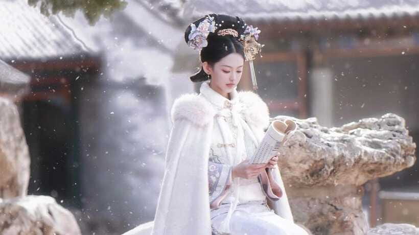 Beijing: Must-Try Chinese Ancient Costume Rental& Photoshoot - Portraits beside the Forbidden City moat