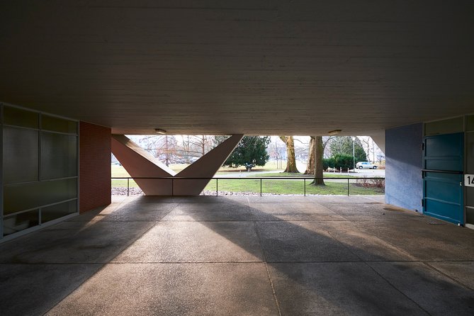 Berlin Architecture/River Spree Full Day Photography Tour - Should you book this private Spree photography day?