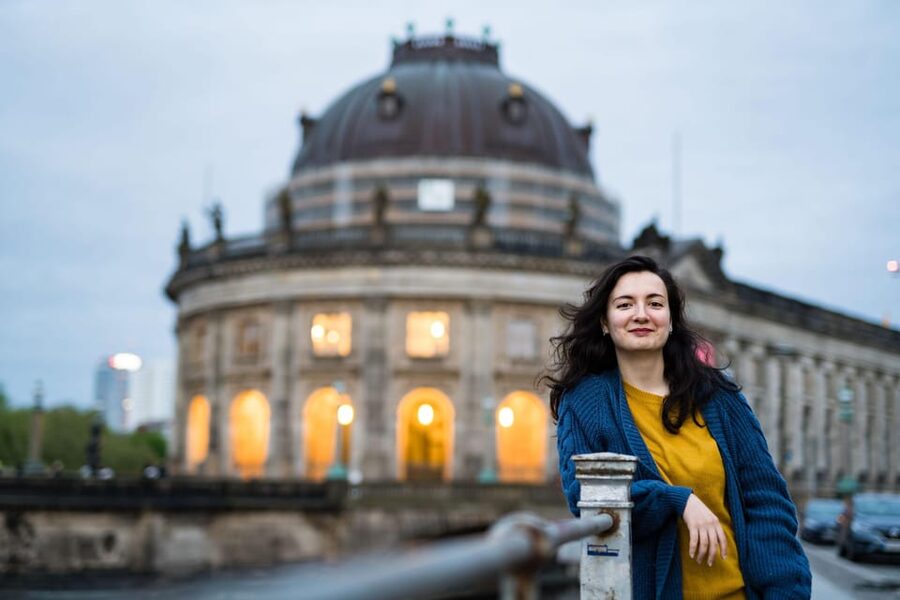 Berlin by Night: Private Photoshoot at Illuminated Cityscape - Timing your session around sunset