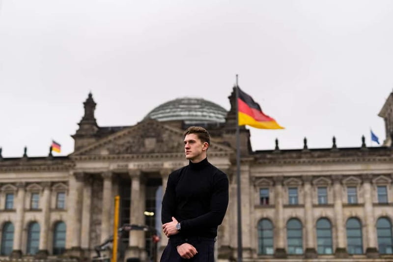 Berlin: Early Morning Private Photoshoot to avoid the Crowd - What you receive after the walk