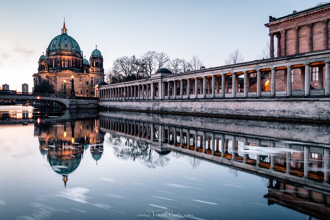 BERLIN PHOTO TOUR with a professional Photographer from Berlin - Group size, pace, and comfort