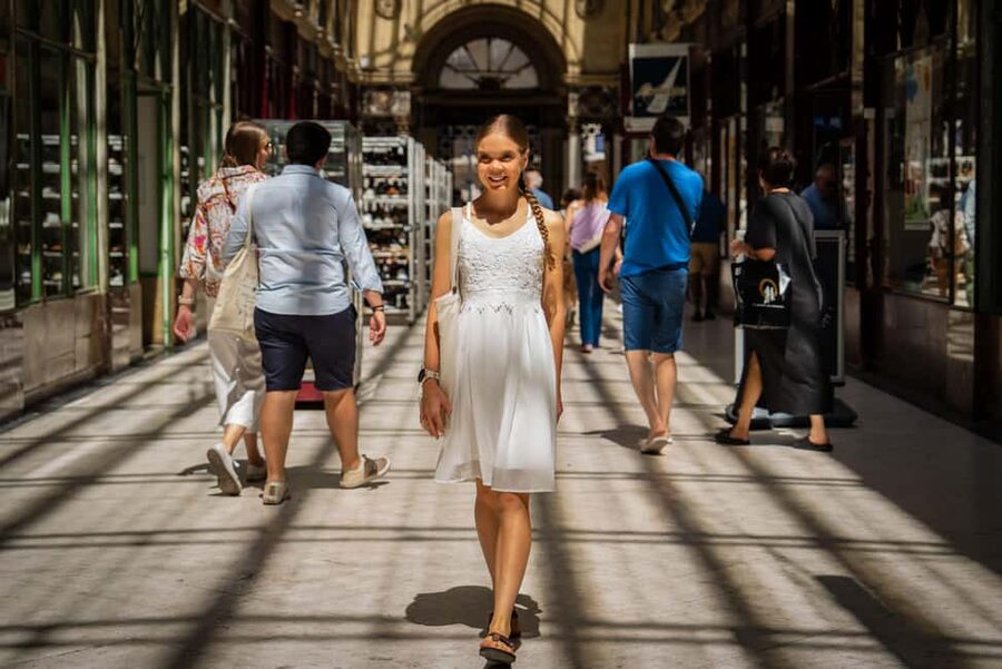 Bordeaux Photographer : Romantic or Family or Friends - A private photo walk instead of a posed studio session