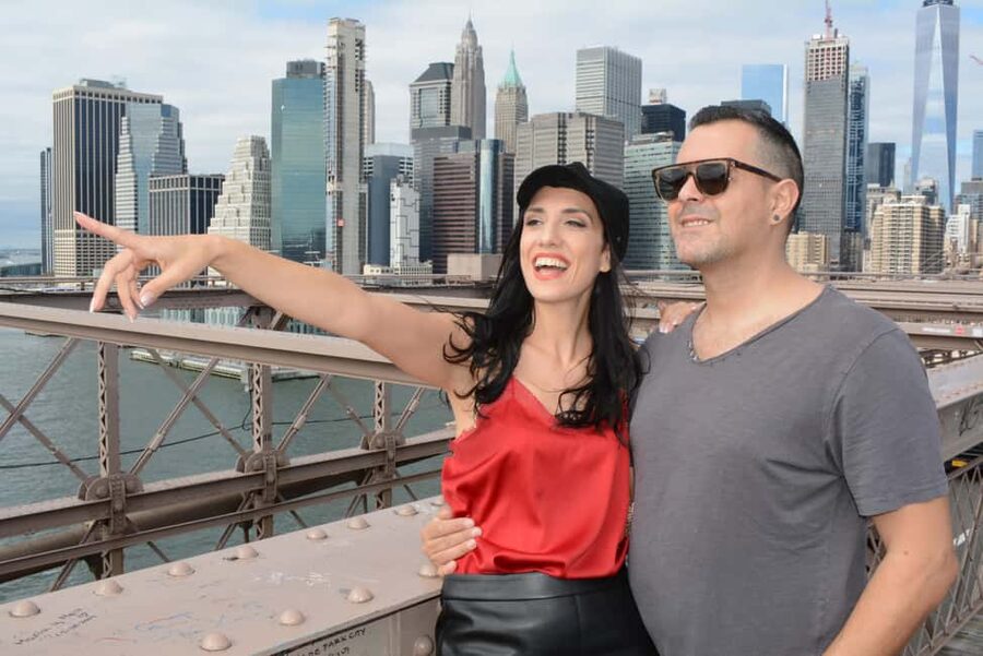Brooklyn Bridge & Neighborhoods – 2-Hour Photo Shoot Tour - The Five-Minute Subway Ride