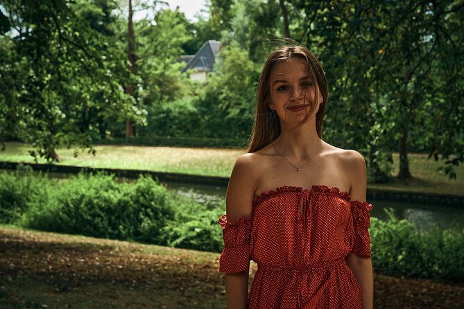 Bruges Photo Session By a Pro - Narrow lanes and the Bruges Art Route