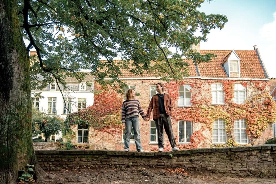 Bruges : Your private 1 hour photoshoot in the medieval city - Thirty edited photographs and quick delivery