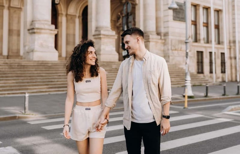 Bucharest: Essential Photo Session in the Charming Streets - Starting at Hanu lui Manuc
