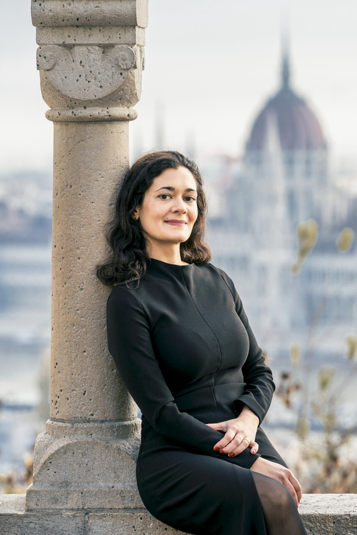 Buda Castle: Group photoshoot with a local guide - Is $41 Per Person Good Value?