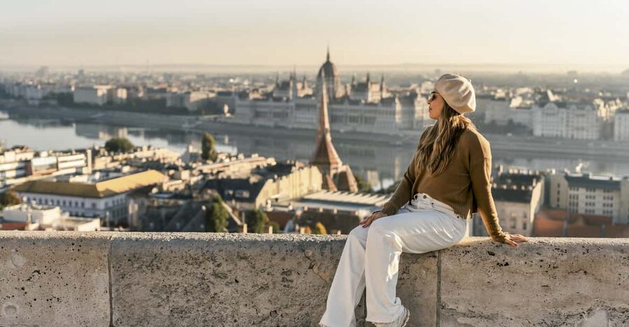 Buda Castle: Private photoshoot with a local guide - Forty minutes around Buda Castle