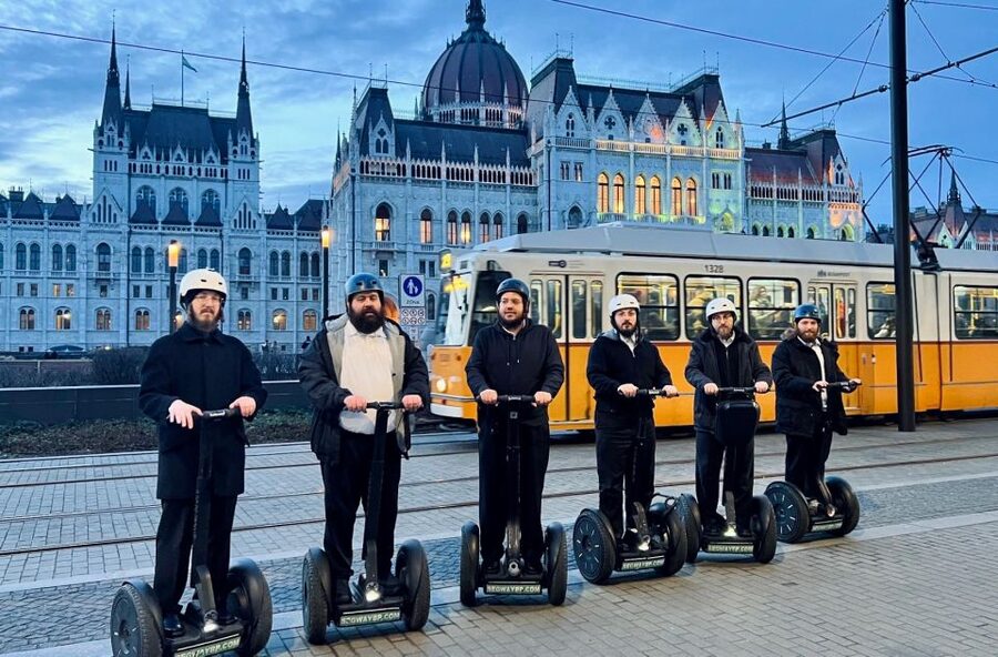 Budapest: 1 Hour Instagram Segway Tour - St. Gerard Sagredo Statue and Castle Bazaar
