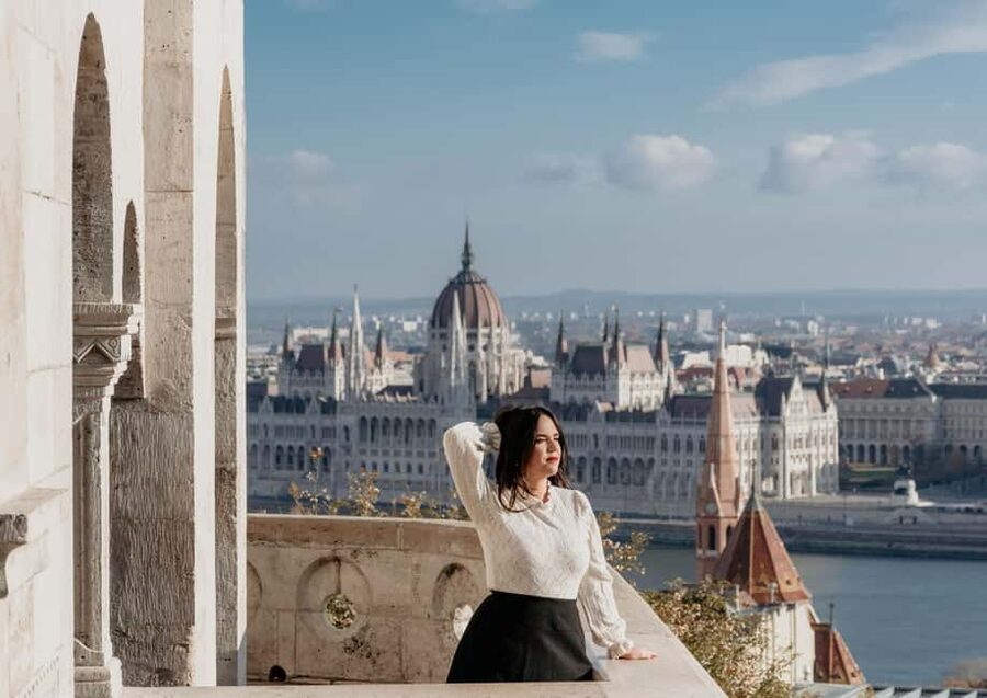 Budapest: Castle Hill Photoshoot with Private Photographer - Moving through the Castle District