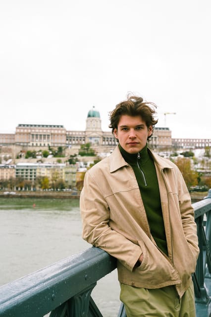 Budapest: Photo Session with Professional Local Photographer - Accessibility, language, and group size