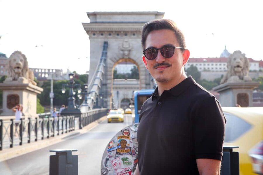 Budapest: Private Guided Tour with Photoshoot - Big tour(3h) - Vigadó Concert Hall and Vörösmarty tér