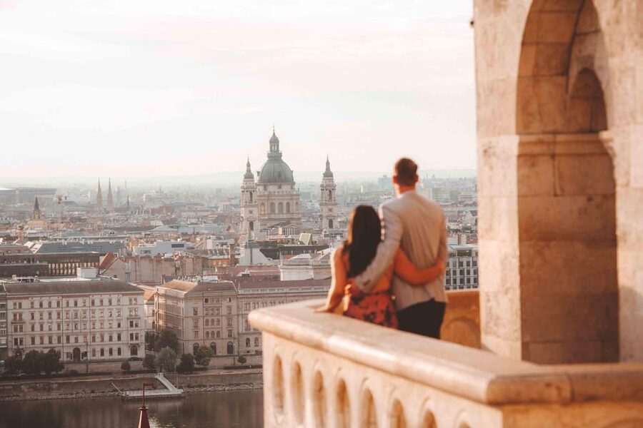 Budapest: Private Photoshoot & Sightseeing - A sightseeing walk that doubles as a photo session