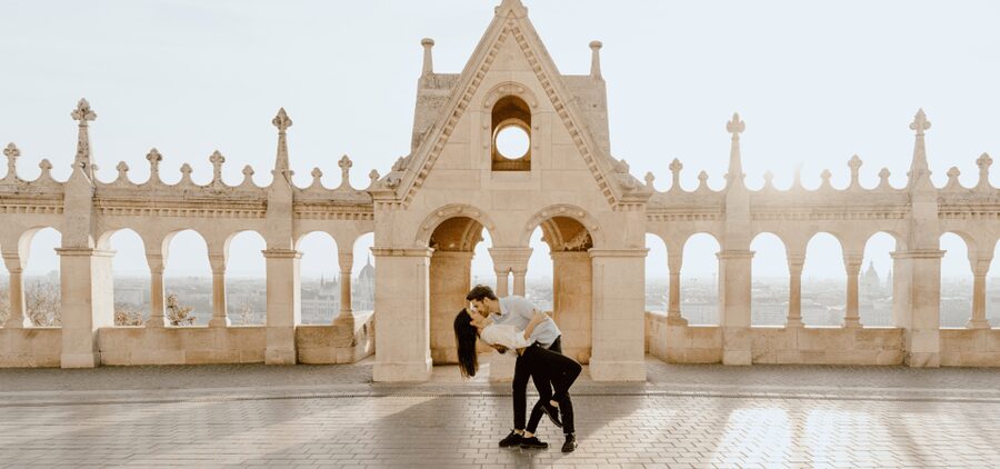 Budapest: romantic photoshoot at Buda's iconic sightseeings - Key points at a glance