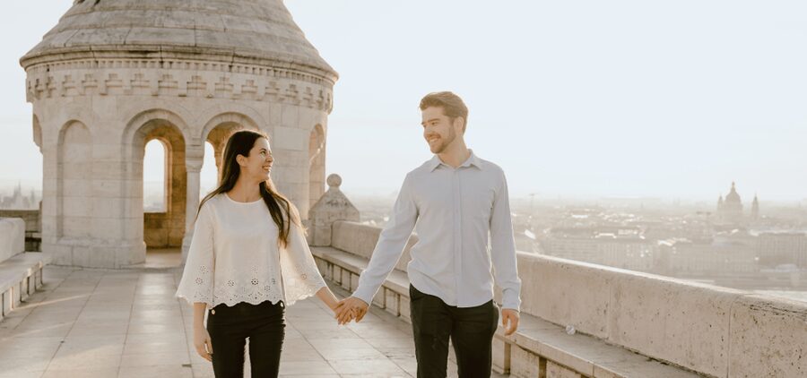 Budapest: romantic photoshoot at Buda's iconic sightseeings - Why Buda makes a strong setting for couple portraits