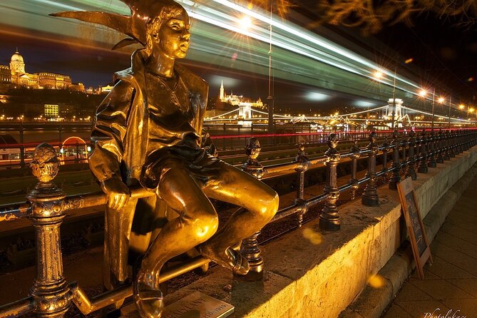 Budapest Street Photography by Lukacs Gabor - Meeting at Anna Café on Váci Street