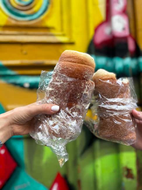 Budapest: Walking Tour with Chimney Cake & Polaroid Photos - Starting with chimney cake at Szimpla Kert